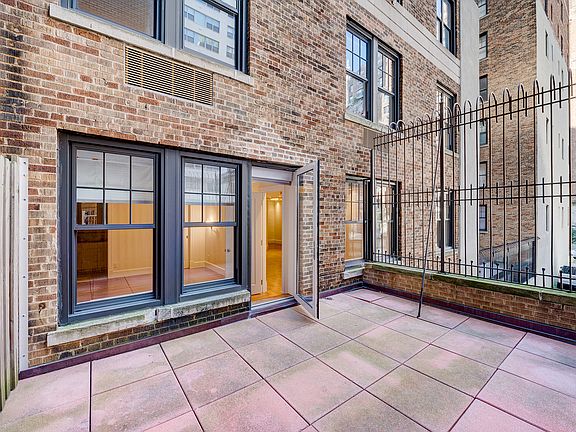 3rd image of 27 W 72nd St #214215