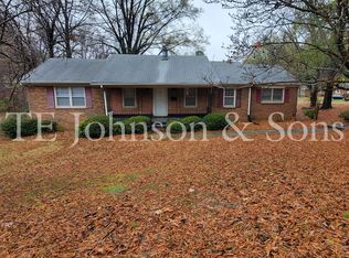 290 Parkwood Ct, Winston Salem, NC 27105