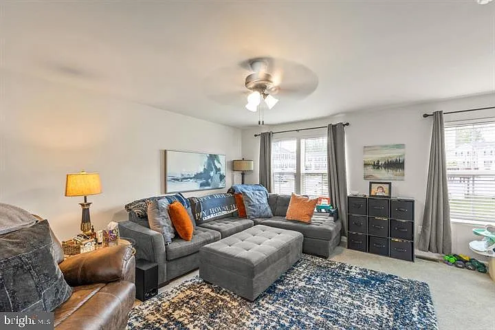 3 bed, 2.5 bath, 1800 sqft, $2,345 — Photo 3