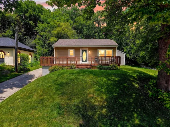 608 W Capitol DRIVE, Hartland, WI 53029