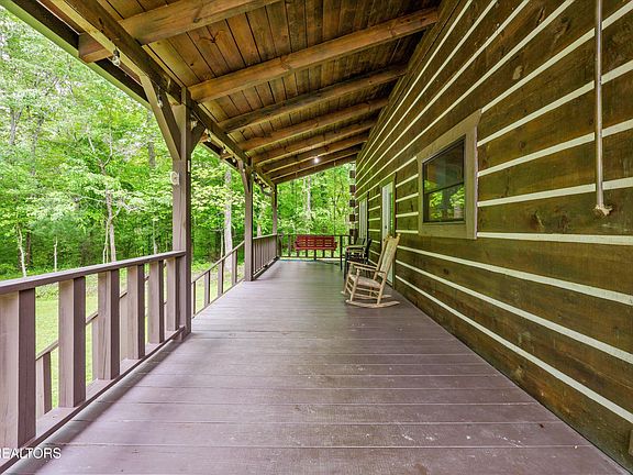 14th image of 610 Towee Falls Rd