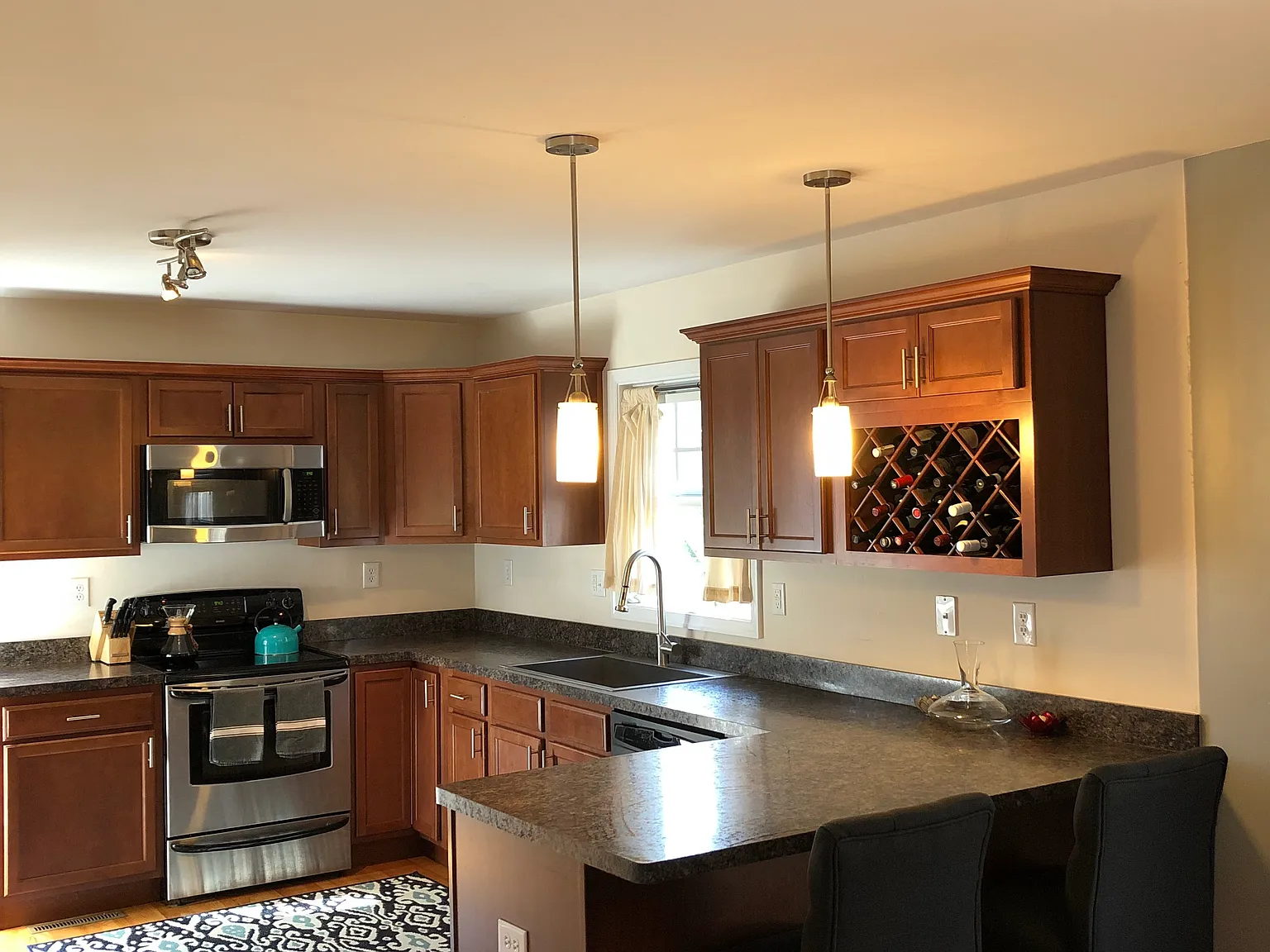 3 bed, 2.5 bath, 1638 sqft, $2,695 — Photo 3