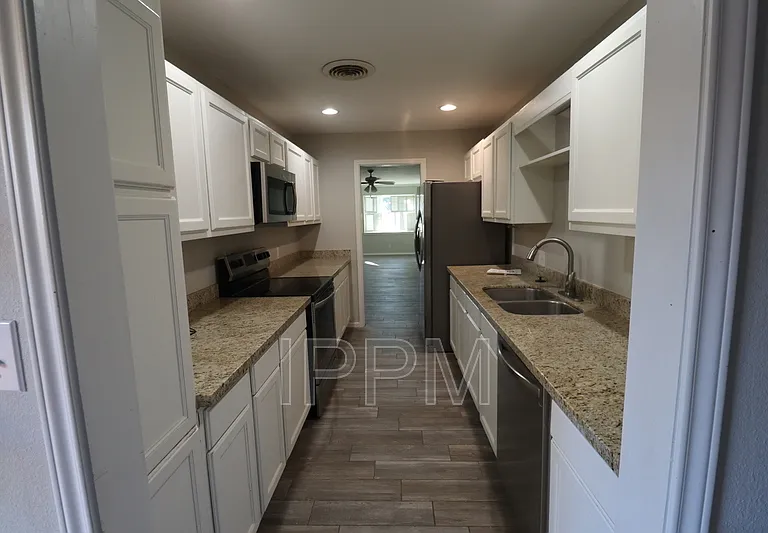 1716 Palm Valley Dr W — Photo 14