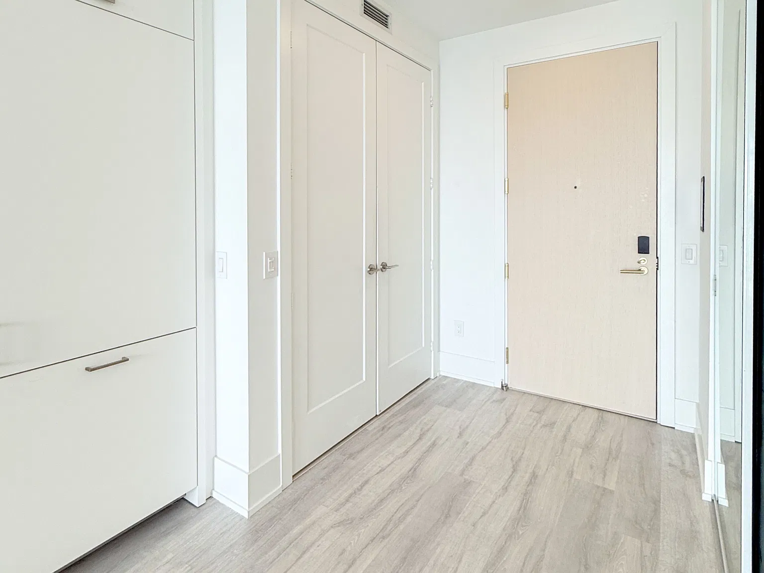 3 bed, $4,150 — Photo 4