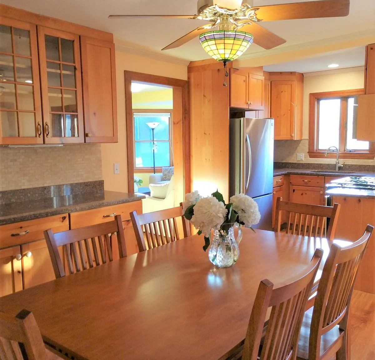 3 bed, 1245 sqft, $3,350 — Photo 1