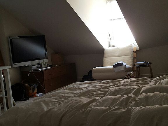 2nd image of 15 Hall St