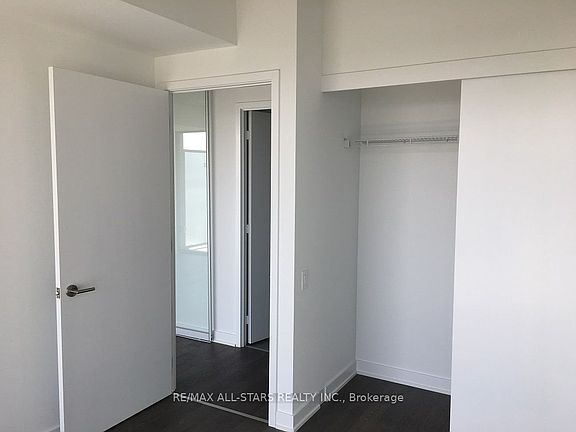 3rd image of 185 Roehampton Ave #907