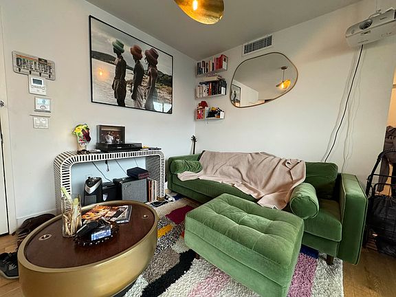 3rd image of 503 Evergreen Ave APT 4B