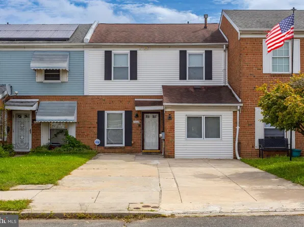 8408 Lyons Pl, Philadelphia, PA 19153