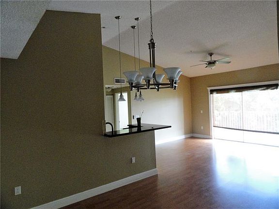 5th image of 6936 SW 39th St APT 301