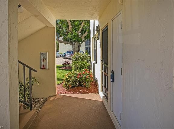 2nd image of 910 Huron Ct Unit 101