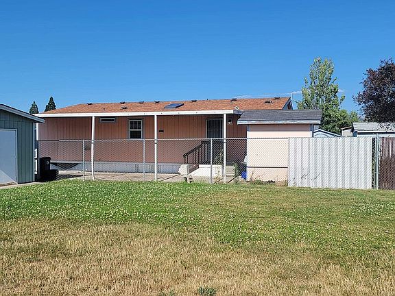 3rd image of 1570 S Peach St Spc 101