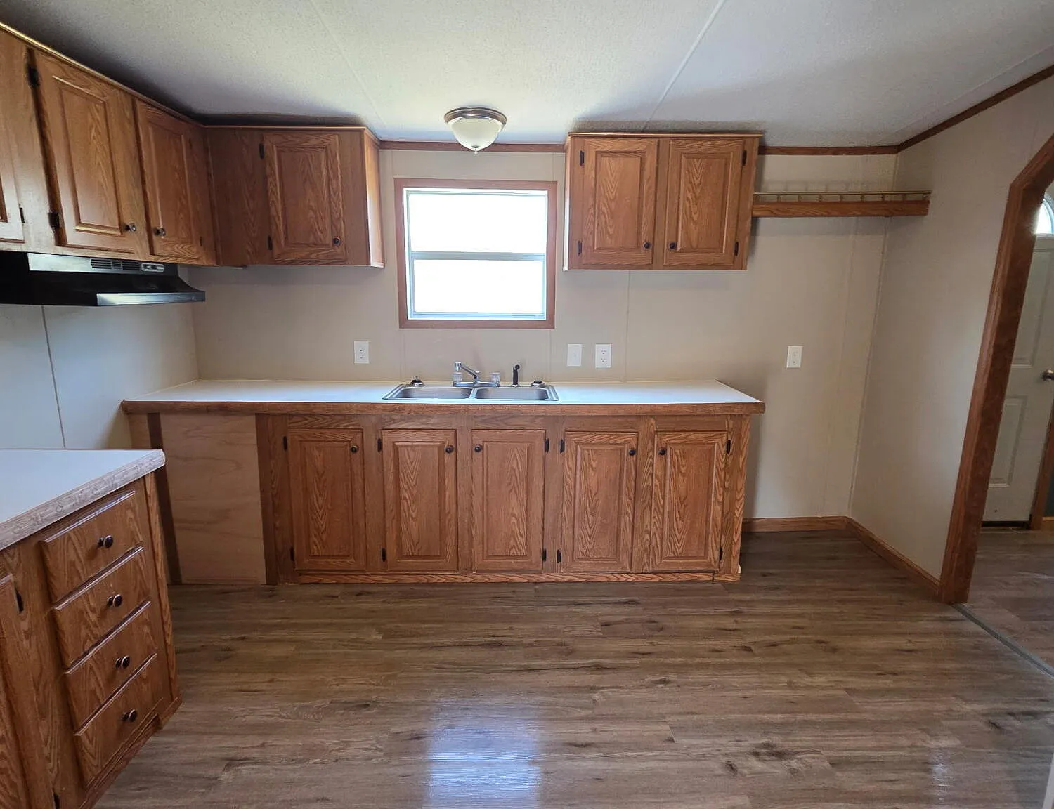 3 bed, 2.0 bath, 1792 sqft, $1,250 — Photo 3