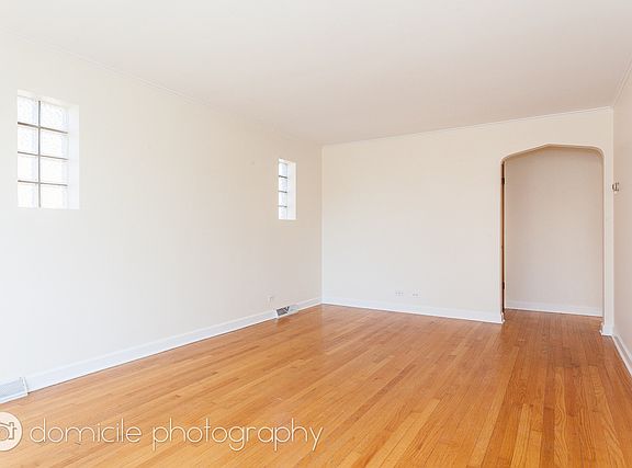 3rd image of 10929 S Tripp Ave