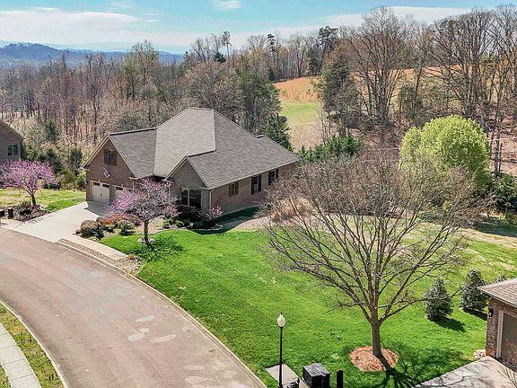 5th image of 1821 Rockford Ln