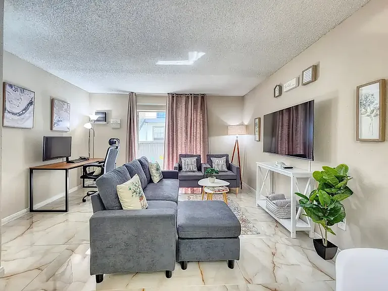 Star Braeswood Apartments — Photo 8