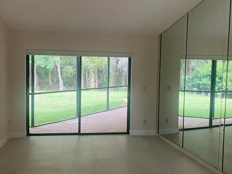 3214 Glenridge Dr — Photo 6