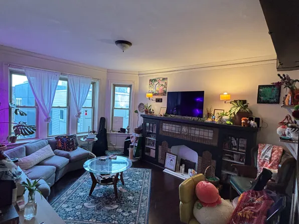 822 N Mozart St #2, Chicago, IL 60622