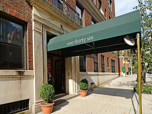 Sold by Sotheby's International Realty | media 33