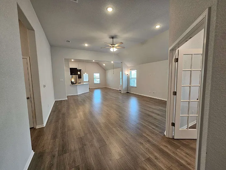 13109 Ditka Dr — Photo 2