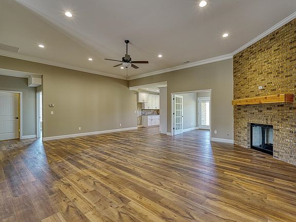 3rd image of 756 Ruby Golightly Dr