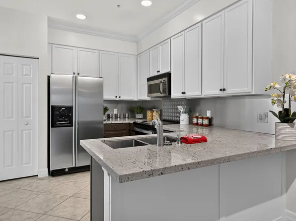 290 NE 5th Ave APT 4, Delray Beach, FL 33483