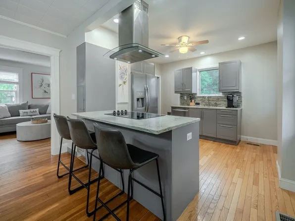 35 Lindenwood Rd, Stoneham, MA 02180