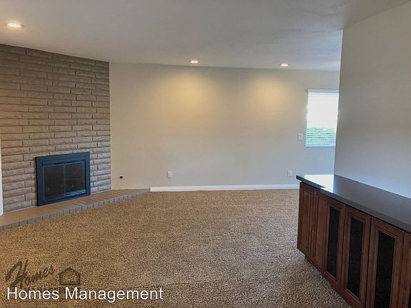5th image of 1310 Portola Ave