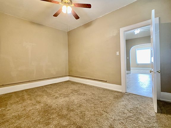 4th image of 517 E 4th St APT 5