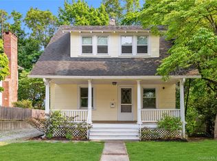 18 Dennis Street, Manhasset, NY 11030