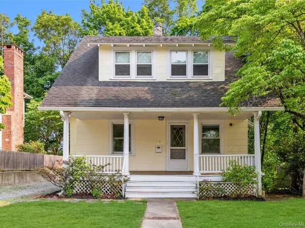 18 Dennis Street, Manhasset, NY 11030