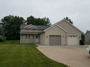 4484 Stauffer Ave SE, Kentwood, MI 49508