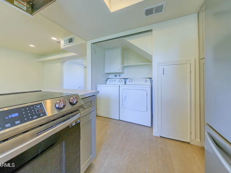 4558 N 15th Ave — Photo 14