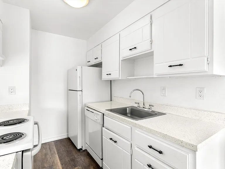 700 Mohawk Dr — Photo 5
