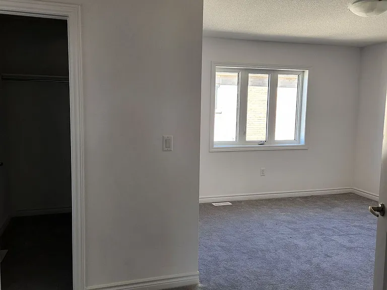 338 Russell St — Photo 12