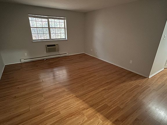 5th image of 5303 Harding Hwy APT 107