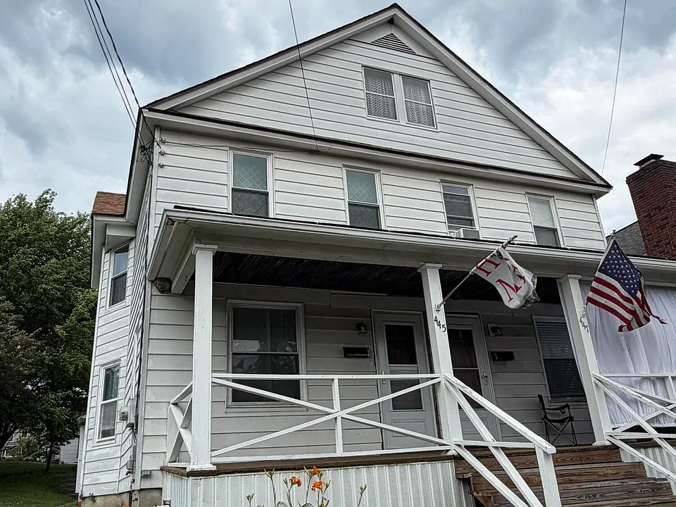 445 Main St