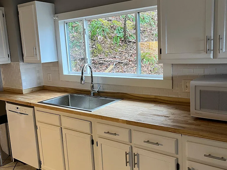 75 Rose Hill Rd — Photo 9