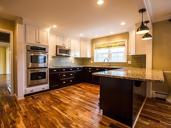 3rd image of 1234 Pickwick Ln