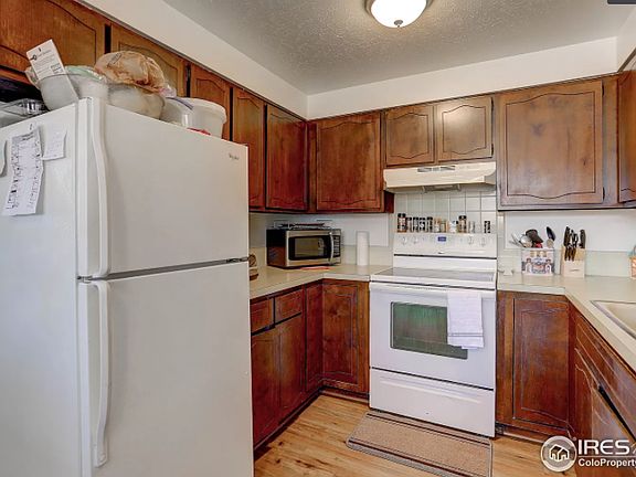 4th image of 945 Douglas Ave #975