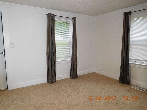 2nd image of 702 N Vance St
