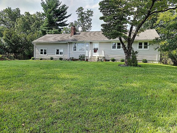 2nd image of 23 Lake Park Dr
