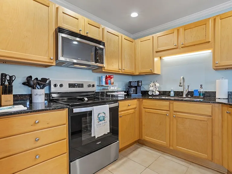 Beachview Dr — Photo 13