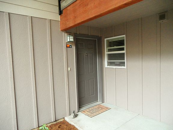 4th image of 14019 NE 20th Ave APT 31