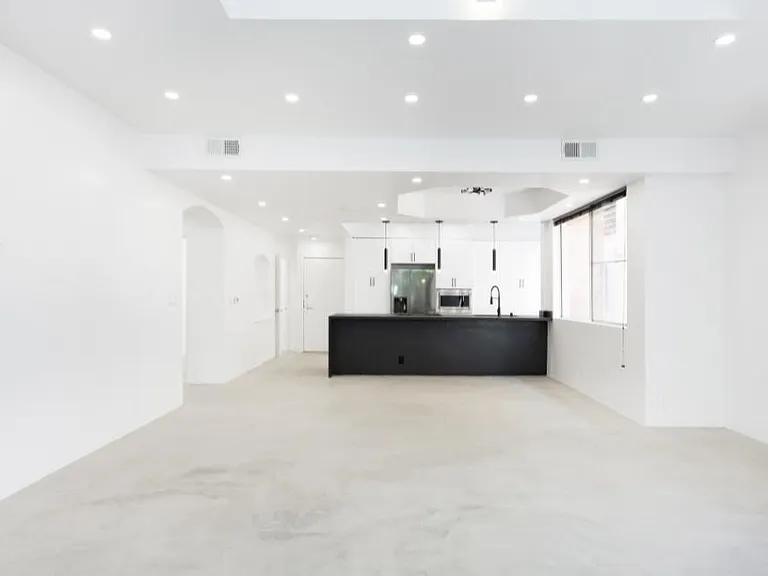 639 Huntley Dr #3 — Photo 6