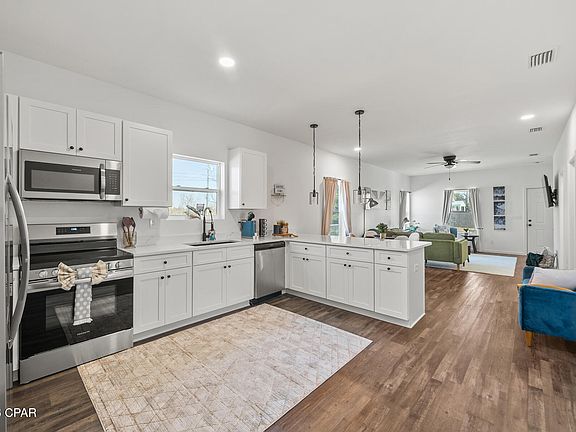 4th image of 523 Spring Ave