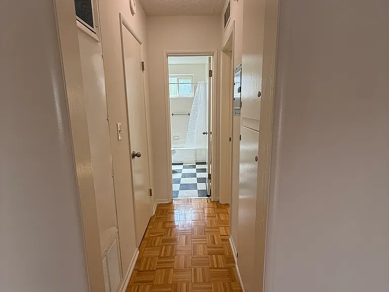 7530 Lexington Ave #4 — Photo 9