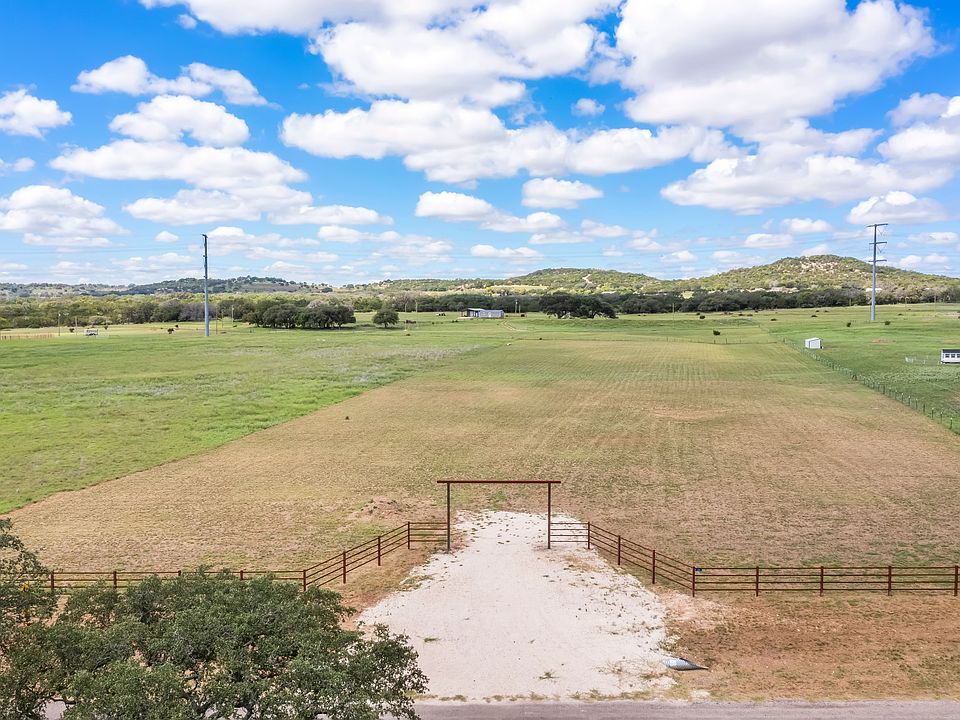 25 Old Comfort Rd, Comfort, TX 78013 Zillow