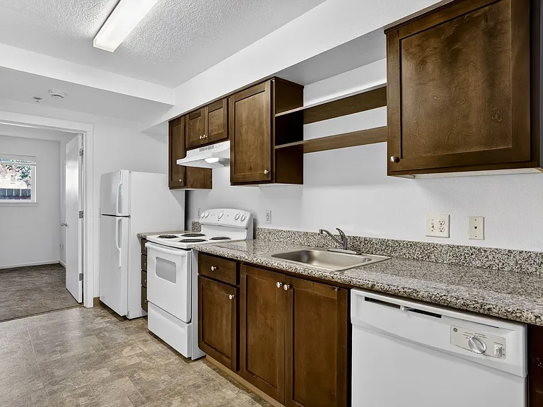 117-121 SE 125th Ave #151 — Photo 4