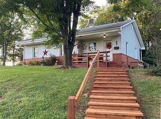 1098 Fox Dr, Front Royal, VA 22630